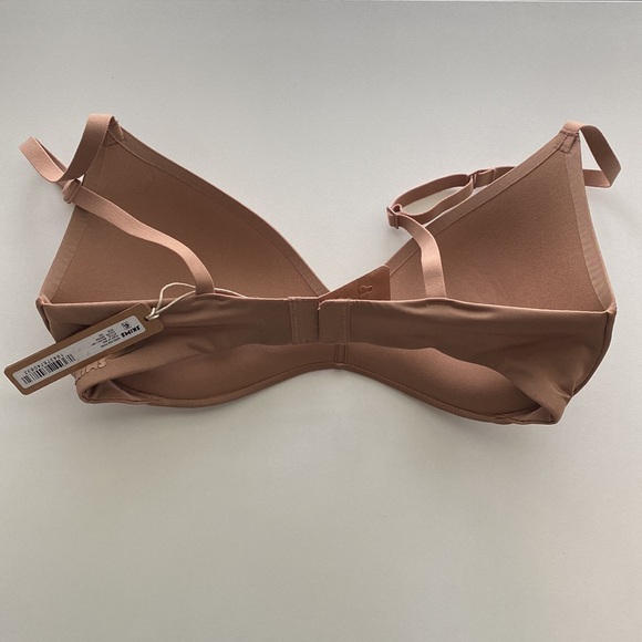Skims wireless form push up bra -NWT - Picture 2 of 8